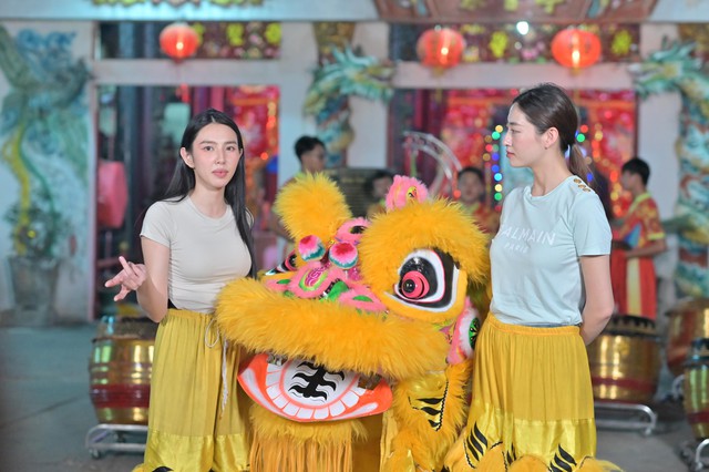Thùy Tiên suýt khóc khi gặp sự cố ở lần đầu biểu diễn lân sư rồng- Ảnh 2. Thùy Tiên suýt khóc khi gặp sự cố ở lần đầu biểu diễn lân sư rồng- Ảnh 2.