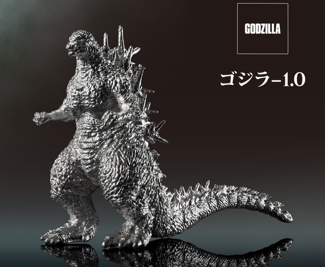 Tượng vàng 'quái vật Godzilla' được rao bán với giá 700 triệu đồng- Ảnh 2.