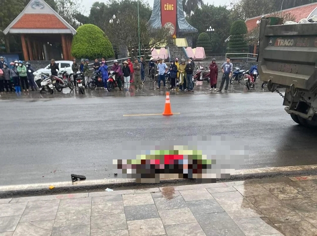 Xe đạp va chạm xe ben, bé gái 10 tuổi tử vong trên đường tới trường- Ảnh 1.