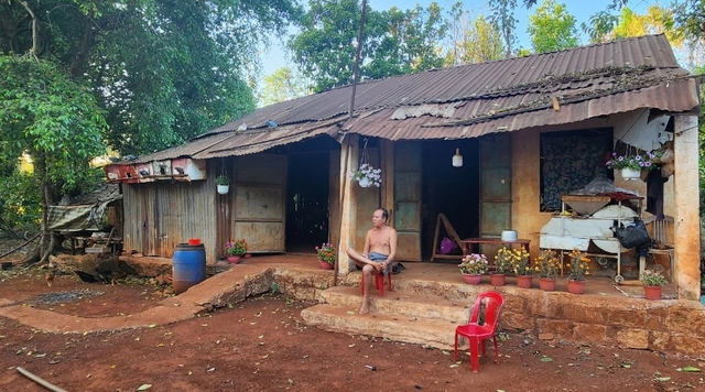 Bà Rịa - Vũng Tàu: Điều tra vụ nhân viên văn phòng đăng ký đất đai nhận tiền tẩy xóa sổ đỏ- Ảnh 1.