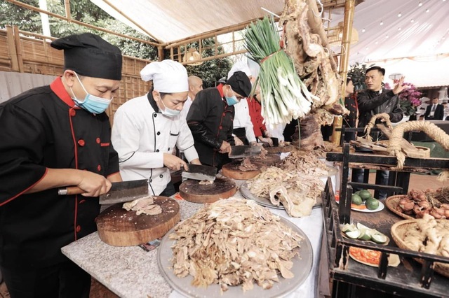 Sẽ có nồi nước dùng 300 lít cho 1.000 bát phở tại Festival Phở 2024 Nam Định- Ảnh 1.