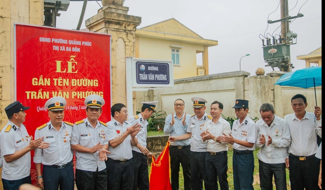 Từ nay tại Quảng Bình, quê hương của liệt sĩ Trần Văn Phương, đã có con đường mang chính tên của người anh hùng Ảnh: BÁ CƯỜNG