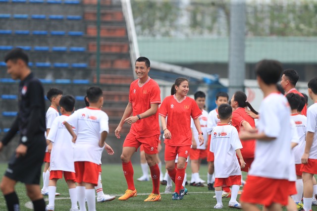 Nghĩa cử đẹp của đội tuyển Việt Nam trước ngày quyết đấu vòng loại World Cup- Ảnh 5.