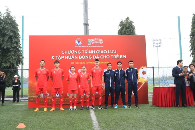 Nghĩa cử đẹp của đội tuyển Việt Nam trước ngày quyết đấu vòng loại World Cup- Ảnh 7.