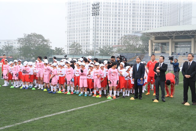 Nghĩa cử đẹp của đội tuyển Việt Nam trước ngày quyết đấu vòng loại World Cup- Ảnh 10.