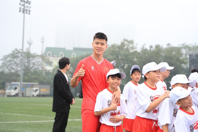 Nghĩa cử đẹp của đội tuyển Việt Nam trước ngày quyết đấu vòng loại World Cup- Ảnh 4.
