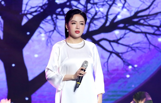 Học trò Ngọc Sơn hát 'Dạ cổ hoài lang' khiến Mỹ Hạnh, Ngọc Ánh nổi da gà- Ảnh 2.