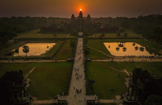 Bí ẩn mặt trời mọc trên đỉnh đền Angkor vào thời điểm ngày và đêm bằng nhau- Ảnh 1.