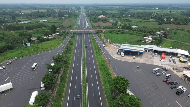 Xây dựng nhiều tuyến cao tốc, metro nối TP.HCM với các tỉnh Đông Nam bộ- Ảnh 2.