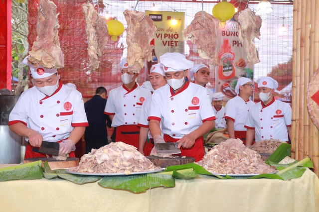 Những hình ảnh đặc sắc chỉ có ở Festival Phở 2024- Ảnh 1.