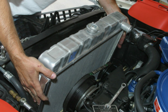 Những hư hỏng thường gặp trên hệ thống làm mát ô tô- Ảnh 2.