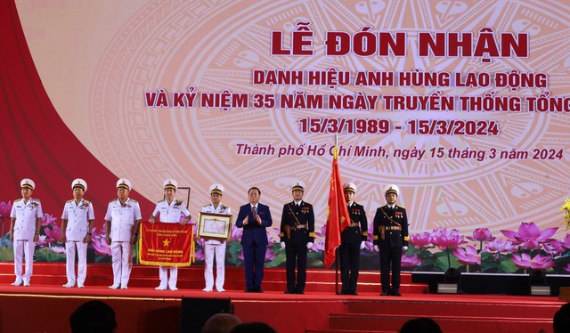 Tổng công ty Tân Cảng Sài Gòn nhận danh hiệu Anh hùng Lao động lần 2- Ảnh 2.