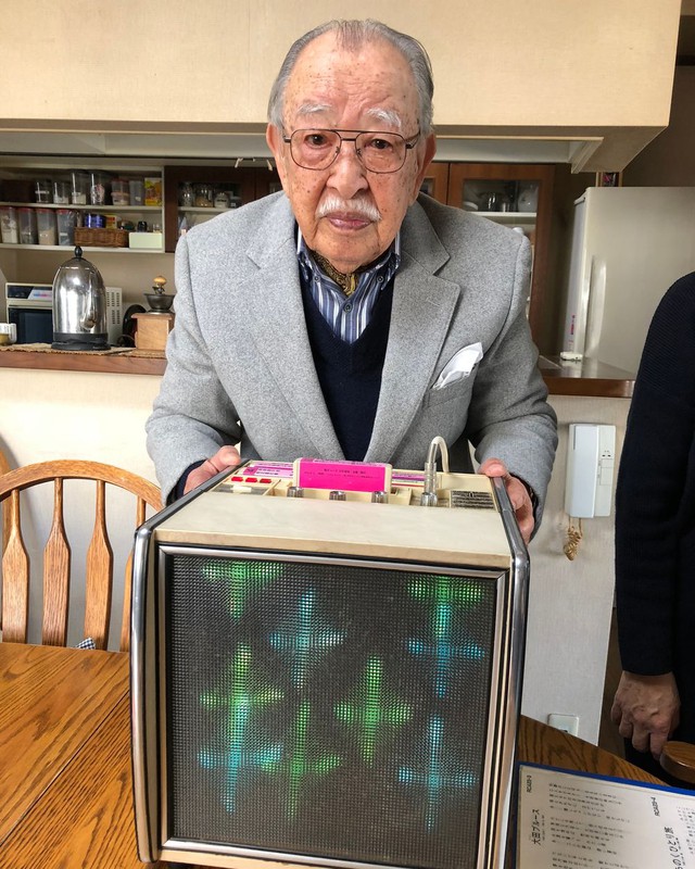 Shigeichi Negishi - người phát minh ra karaoke - qua đời ở tuổi 100- Ảnh 1.