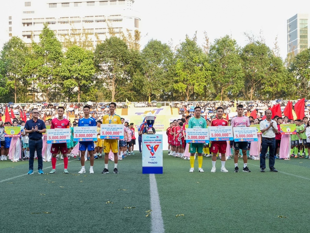 TNSV THACO Cup 2024: Red Bull tăng thưởng kỷ lục trao tài năng bóng đá sinh viên- Ảnh 2.