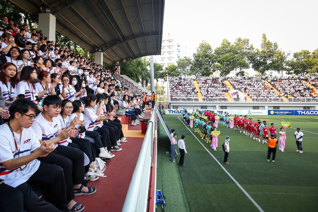 Trọng tài Hàn Quốc thưởng thức giải sinh viên: ‘Tôi đã hiểu vì sao người Việt yêu bóng đá’- Ảnh 2.