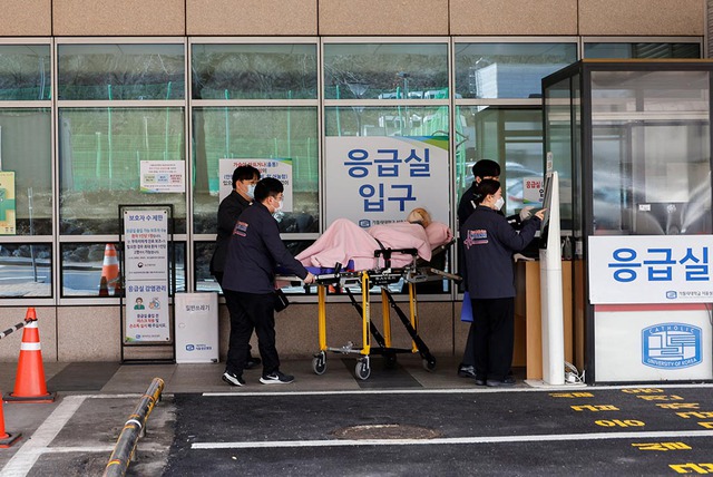 Khủng hoảng ngành y Hàn Quốc tăng nhiệt- Ảnh 1.