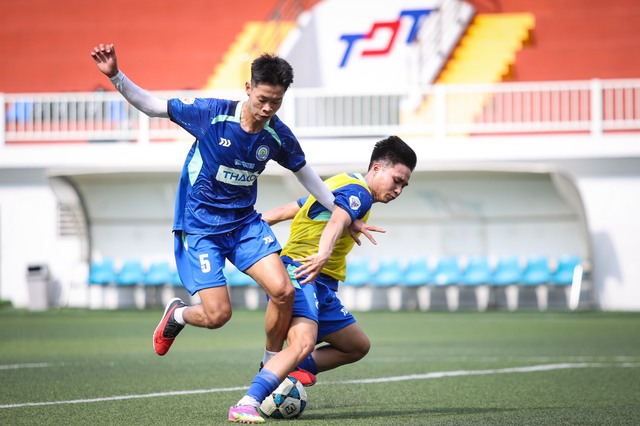 Trường CĐ KTCN Nha Trang 2-0 Trường ĐH Kinh tế Huế: Tân binh thể hiện sức mạnh- Ảnh 2.