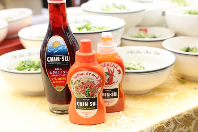 Hương vị truyền thống nguyên bản của phở bò chín bùng nổ cùng tương ớt CHIN-SU Sriracha