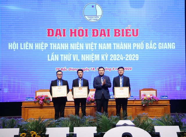 Anh Lương Văn Huy tái đắc cử Chủ tịch Hội Liên hiệp thanh niên TP.Bắc Giang- Ảnh 1.