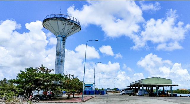 Hệ thống xử lý nước thải cảng cá Rạch Gốc 8 năm không được vận hành- Ảnh 1. Hệ thống xử lý nước thải cảng cá Rạch Gốc 8 năm không được vận hành- Ảnh 1.