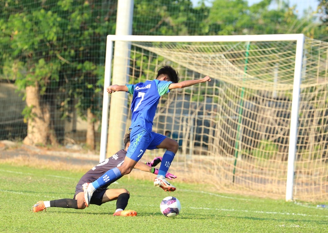 Nguyễn Khánh An (7) có 1 bàn thắng cho đội U.17 Bà Rịa - Vũng Tàu