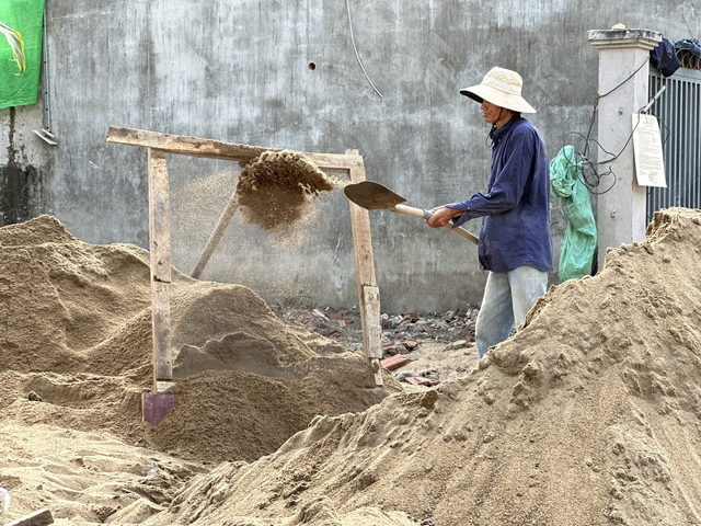 'Vựa cát' điêu đứng khi nguồn cung đứt gãy- Ảnh 2.