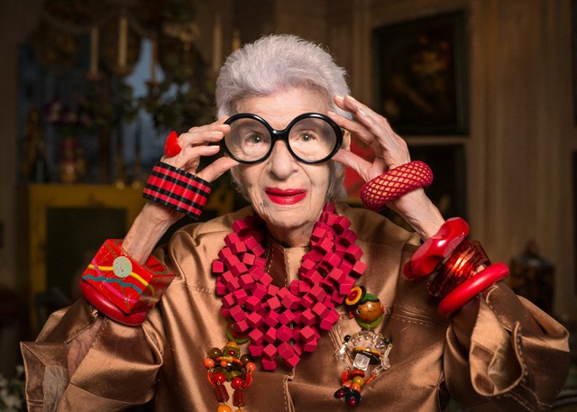 Siêu mẫu, biểu tượng thời trang thế giới Iris Apfel qua đời ở tuổi 103- Ảnh 5.
