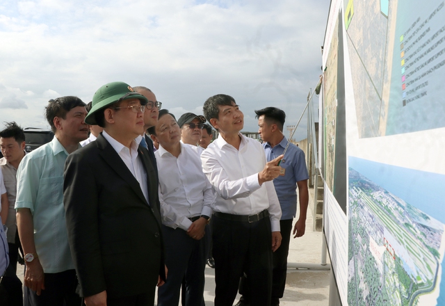 Chủ tịch Quốc hội Vương Đình Huệ: Phú Yên cần tìm tòi những khác biệt để phát triển- Ảnh 2.