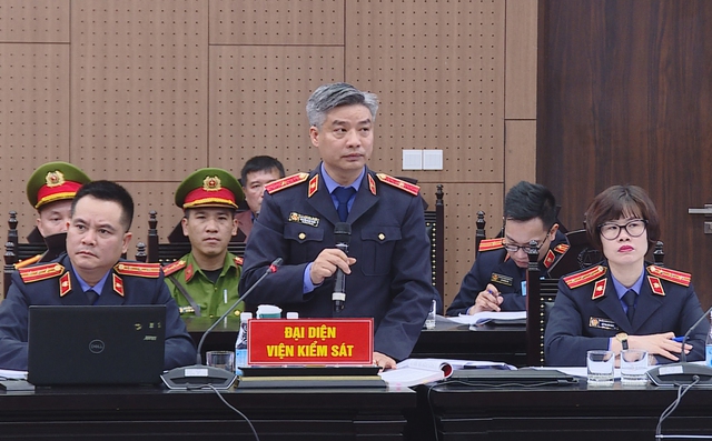 Diễn biến mới vụ Tân Hoàng Minh: VKS đề nghị giảm mức án cả 15 bị cáo- Ảnh 1.