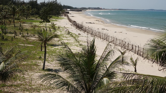 Dự án khu du lịch sinh thái ngàn tỉ bỏ hoang bên bờ biển Quảng Ngãi- Ảnh 2.