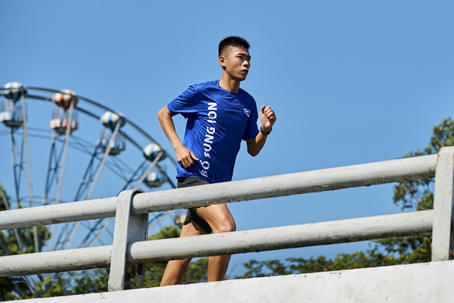 Hứa Thuận Long tập luyện trước giải chạy Tokyo Marathon 2024