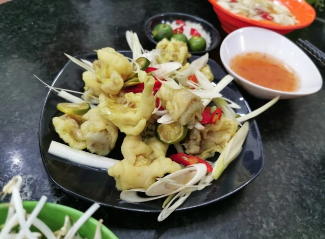 Những món ăn 'không bình thường' ở Việt Nam du khách nên thử- Ảnh 3.