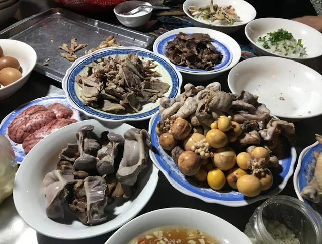 Những món ăn 'không bình thường' ở Việt Nam du khách nên thử- Ảnh 5.