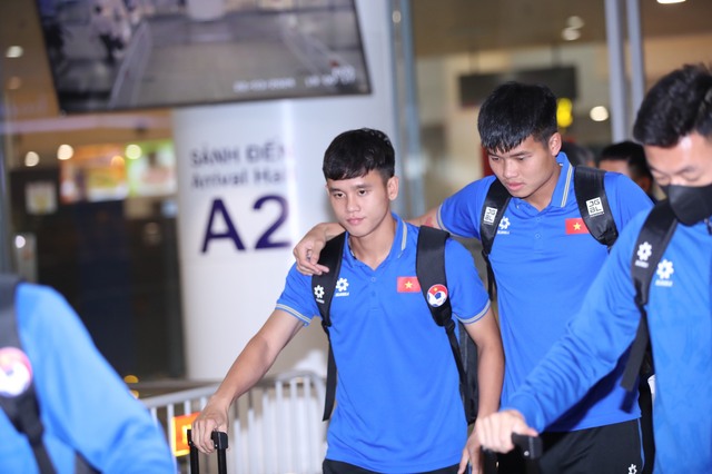 Đội tuyển Việt Nam xốc lại tinh thần khi về nước, chuẩn bị tái đấu Indonesia- Ảnh 8.