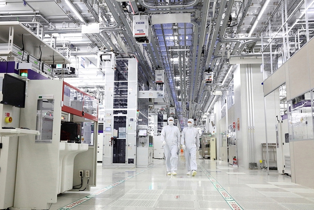 Samsung muốn trở thành nhà sản xuất chip lớn nhất thế giới- Ảnh 1.