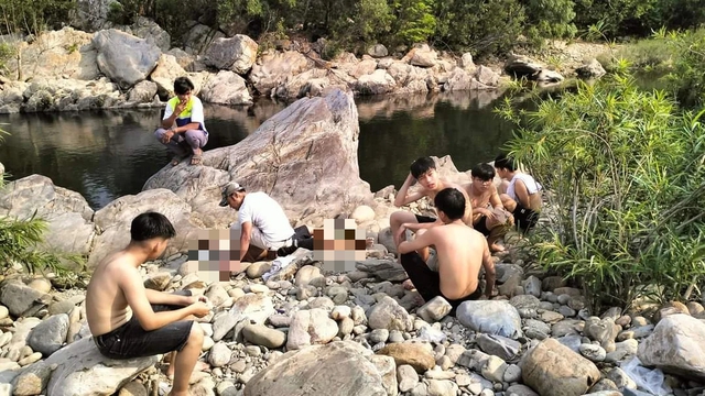 Đà Nẵng: Tắm suối cùng nhóm bạn, nam sinh lớp 11 đuối nước tử vong- Ảnh 1.