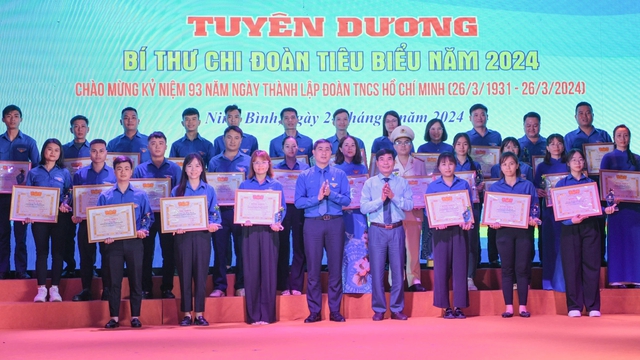 Ninh Bình tuyên dương 93 bí thư chi đoàn tiêu biểu năm 2024- Ảnh 1.