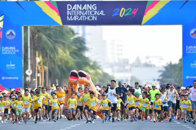 ‘Nữ hoàng chân đất’ Phạm Thị Bình thắng giải marathon quốc tế tại Đà Nẵng- Ảnh 1.