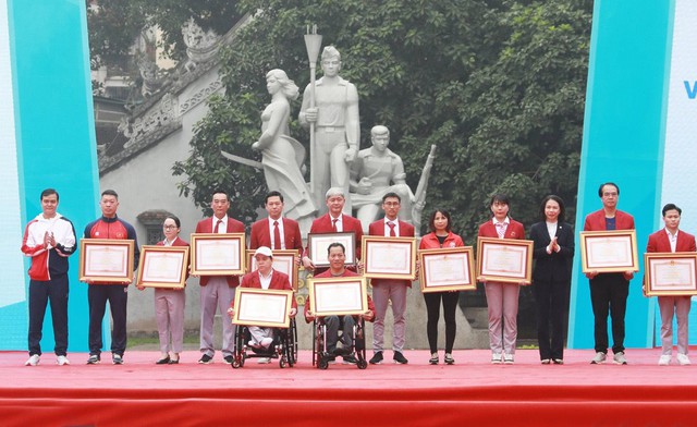 VĐV, HLV tiêu biểu của thể thao Việt Nam được vinh danh đặc biệt- Ảnh 5.