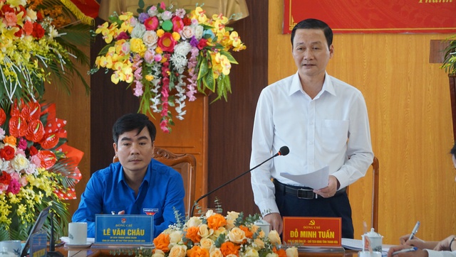 Chủ tịch tỉnh Thanh Hóa giải quyết các kiến nghị 'nóng' của thanh niên- Ảnh 5.