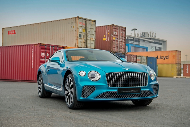 Bentley Continental GT Azure V8 đầu tiên về Việt Nam, giá gần 22 tỉ đồng- Ảnh 1.