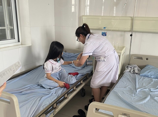 33 học sinh nghi ngộ độc thực phẩm tại Quảng Ninh đã xuất viện- Ảnh 2.