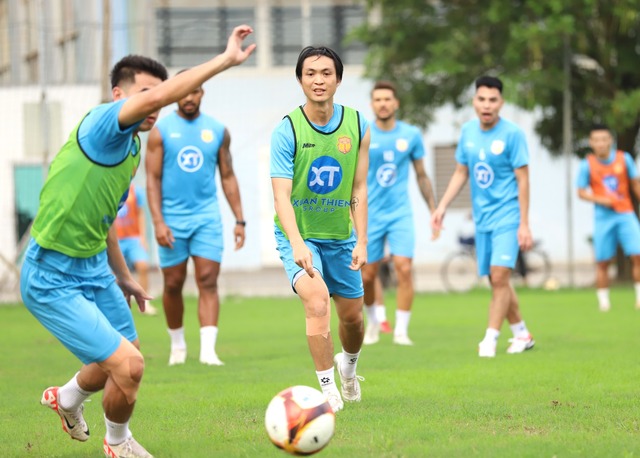 V-League trở lại gay cấn, CLB Nam Định ‘thâu tóm’ các giải thưởng tháng 2- Ảnh 1.