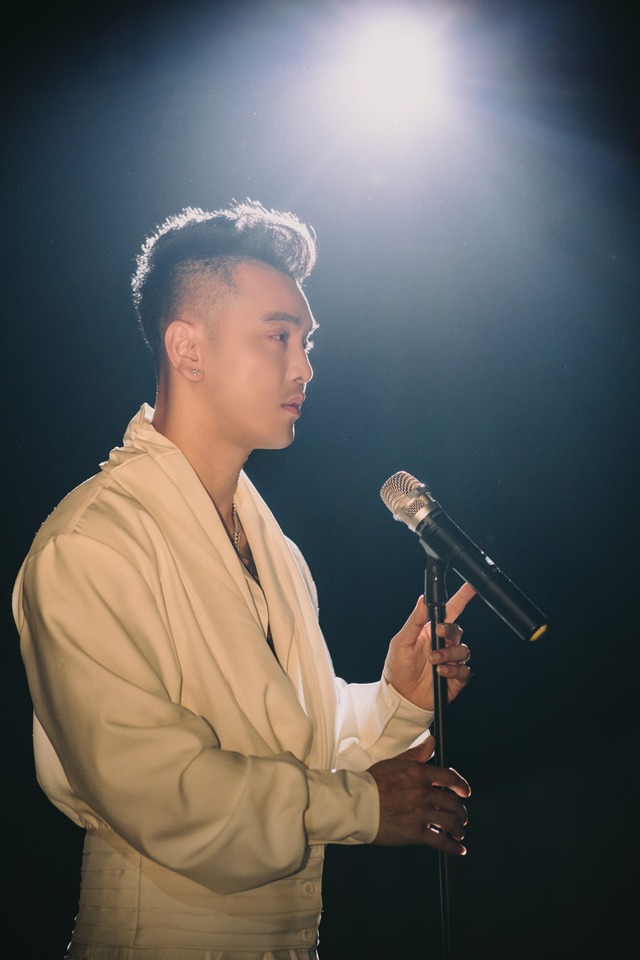Ưng Hoàng Phúc kết hợp nhạc sĩ Vương Anh Tú ra mắt MV mới- Ảnh 4.