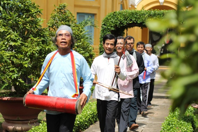 Ba Tri - Du lịch kiểu mới: Vừa học hỏi, vừa sống yêu thương- Ảnh 3.