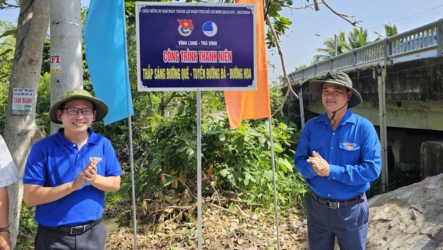 Đoàn góp phần to lớn vào xây dựng nông thôn mới: Thắp sáng, làm đẹp đường quê- Ảnh 1.