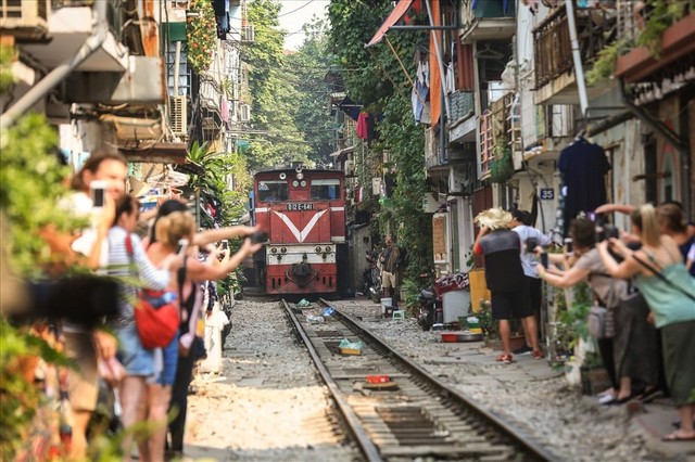 Cung đường tàu hỏa đẹp mê hồn ở Việt Nam- Ảnh 2.