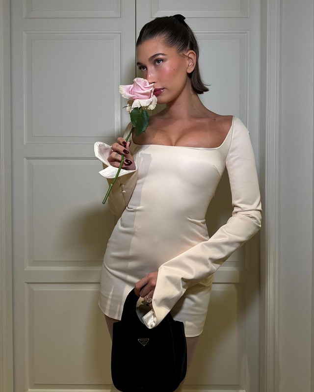 Hailey Bieber khởi xướng trào lưu makeup nàng tiên mận đường gây rần rần- Ảnh 6.