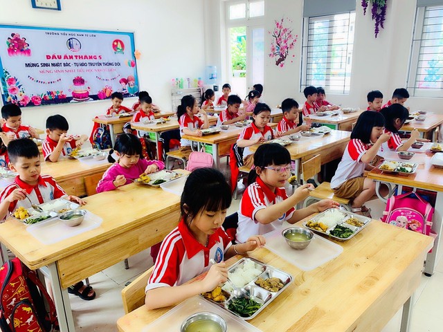 Dự án Bữa ăn học đường mang đến bữa trưa cân bằng dinh dưỡng cho học sinh tiểu học tòan quốc