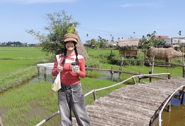 Sao Hàn thích thú du lịch Việt Nam- Ảnh 2.